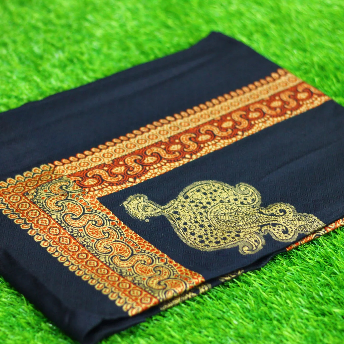 Omani Style Embroidered Rumal for Namaz & Cultural Wear – Bin Hafiz Store