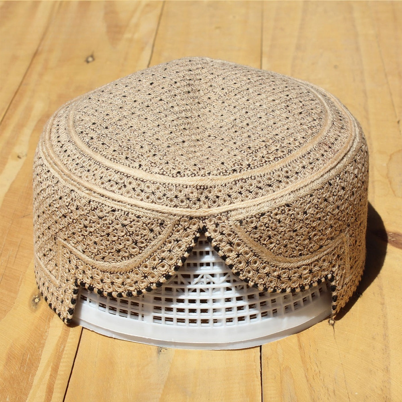 Handcrafted Sindhi Jamali Cap for Men – Cultural Elegance