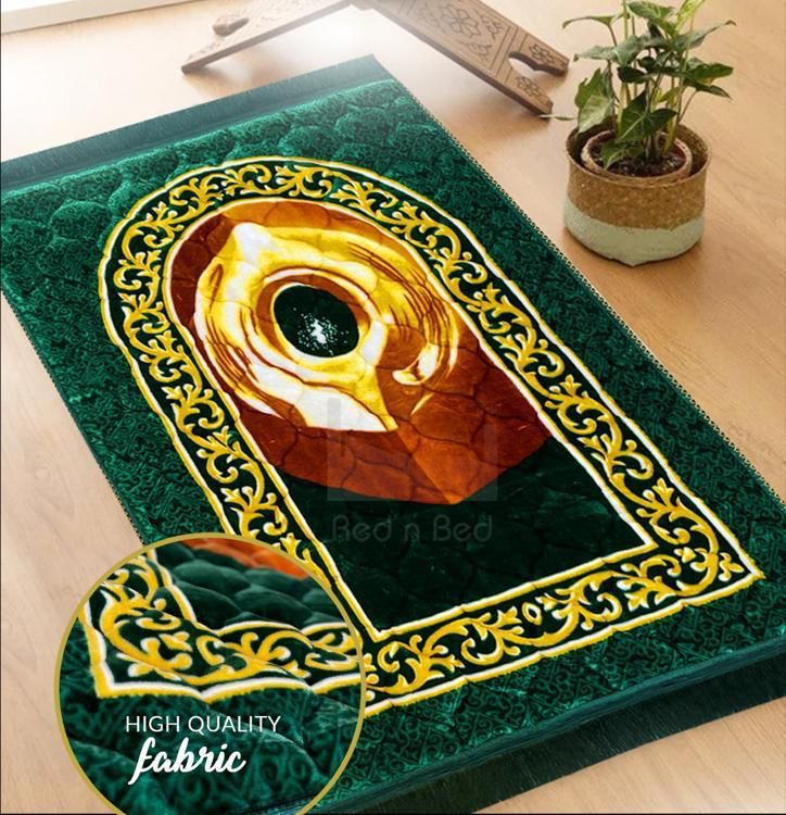 Maqam e Ibrahim Velvet Printed Janamaz | Soft Quilted Prayer Mat