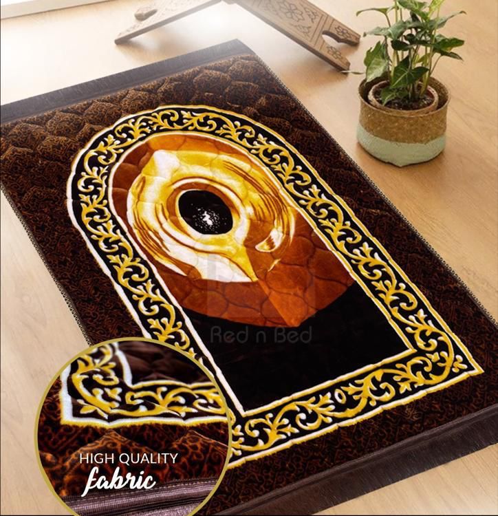 Maqam e Ibrahim Velvet Printed Janamaz | Soft Quilted Prayer Mat